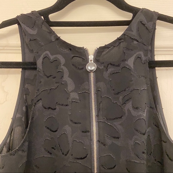 Wilfred Flowerlace Black Tanktop with beautiful zipper detail. Size Xxs. - Picture 4 of 9